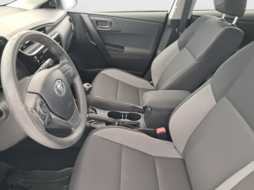 Toyota Auris, 2015