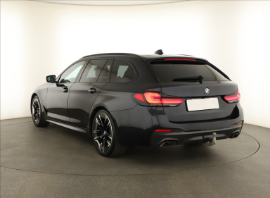 BMW 5 - 2023