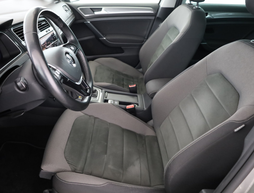 Volkswagen Golf, 2019