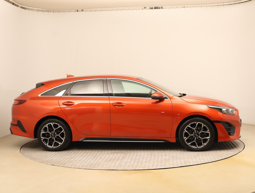 Kia ProCeed, 2023