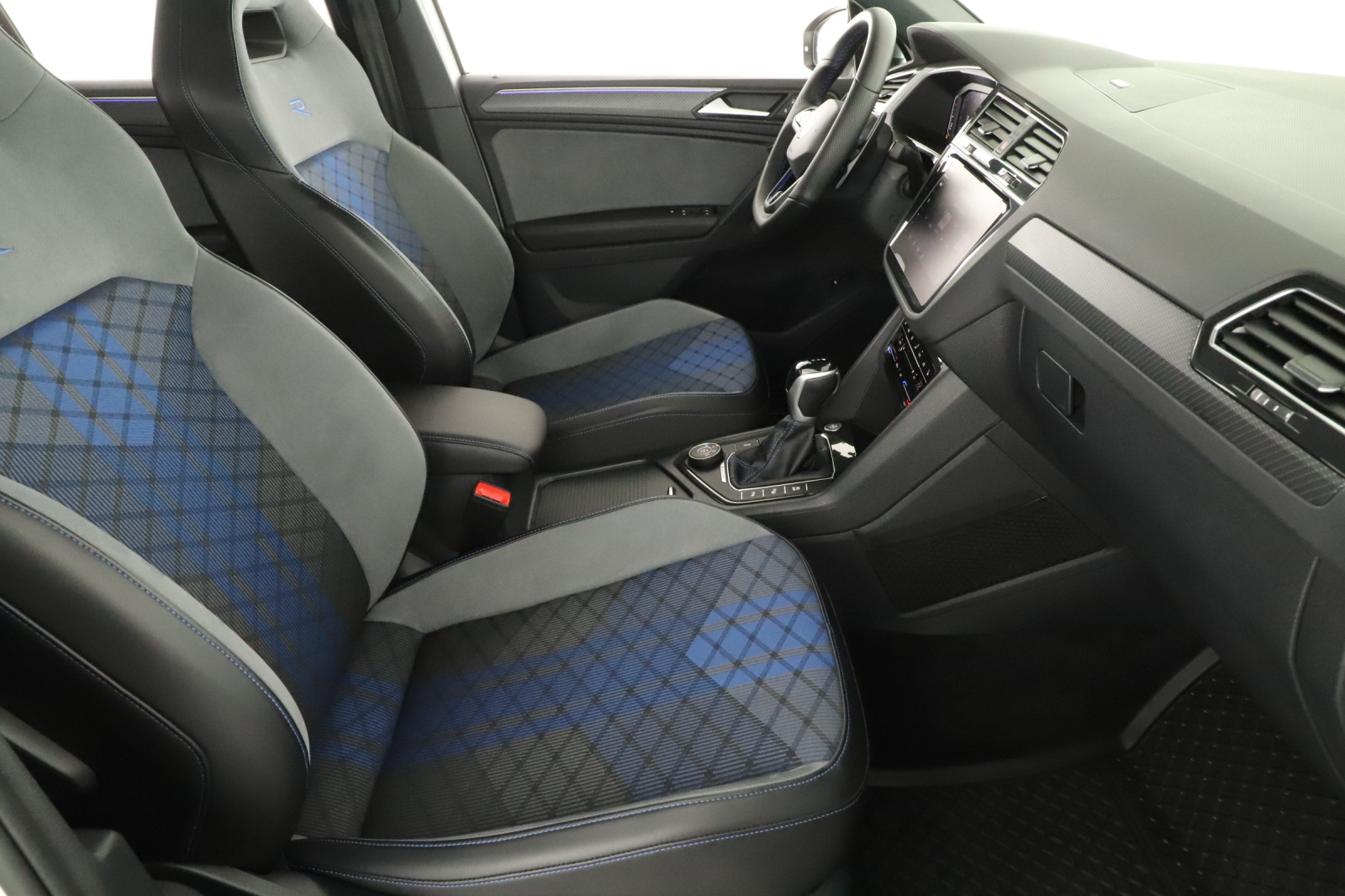 Volkswagen Tiguan - 2021