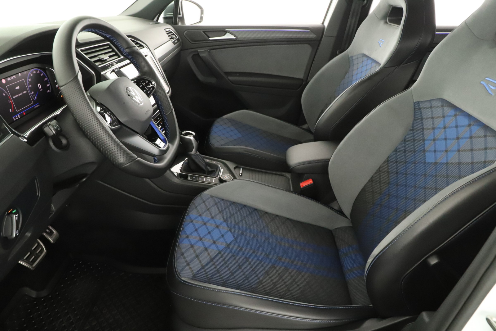 Volkswagen Tiguan - 2021