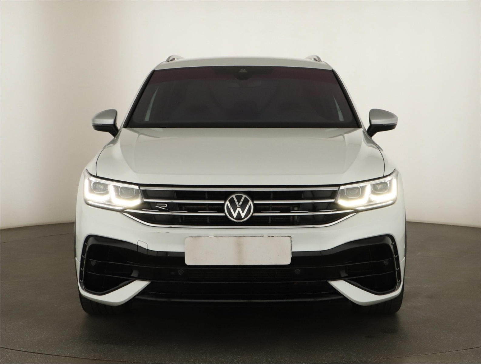 Volkswagen Tiguan - 2021