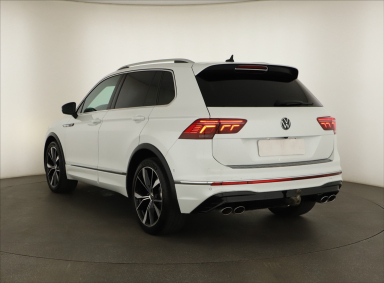 Volkswagen Tiguan - 2021