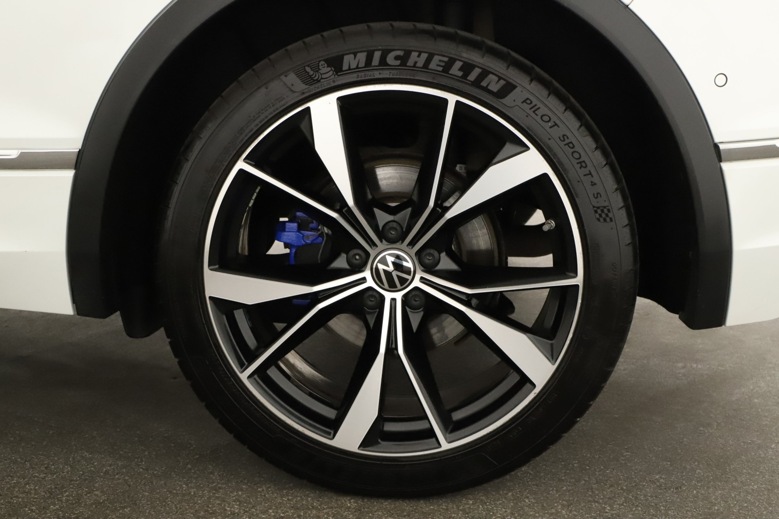 Volkswagen Tiguan - 2021