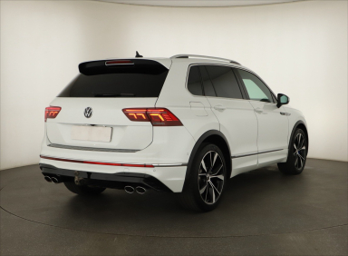 Volkswagen Tiguan - 2021