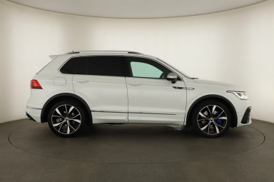 Volkswagen Tiguan - 2021