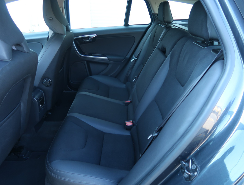 Volvo V60, 2011
