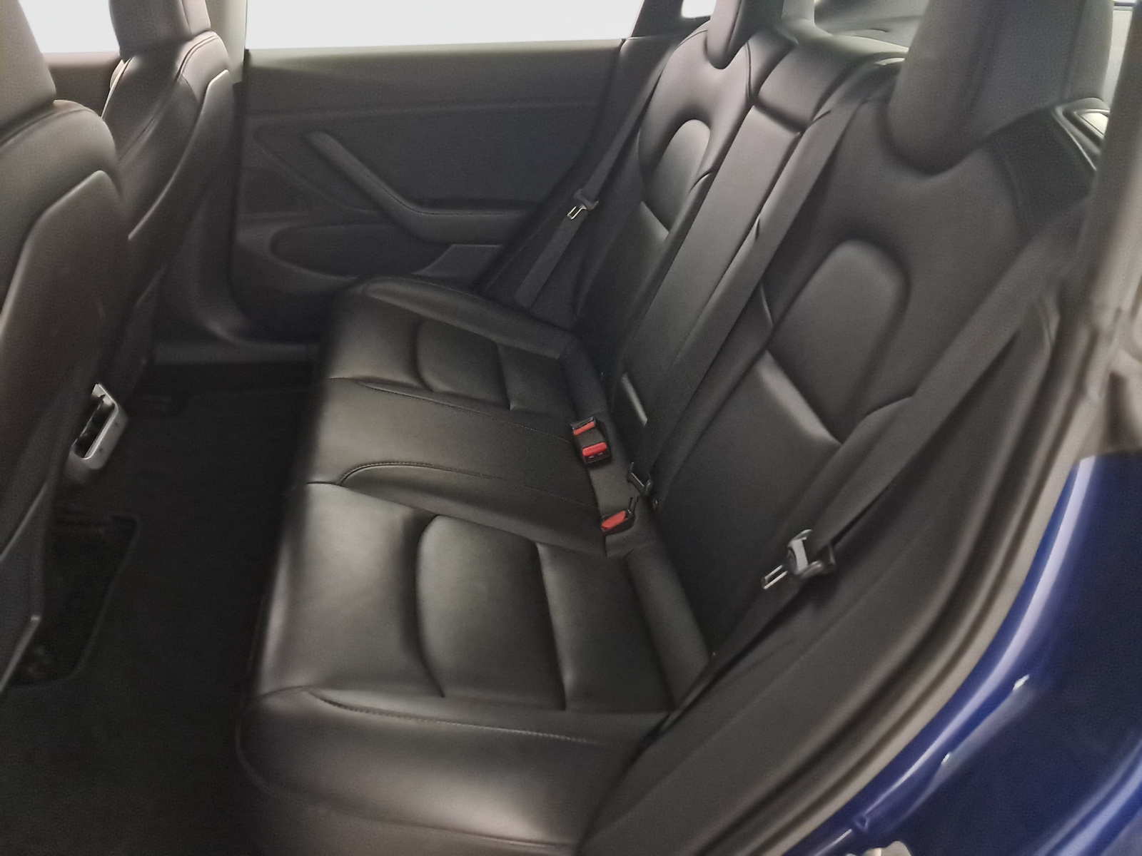 Tesla Model 3 Long Range AWD – fotografie 15