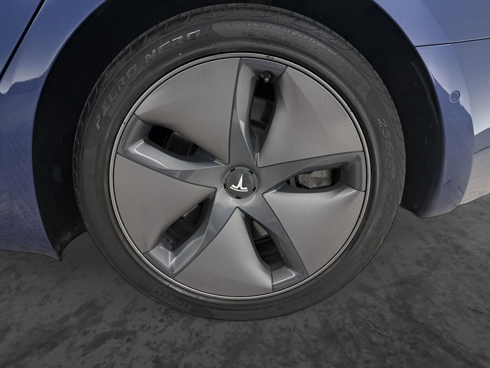 Tesla Model 3 Long Range AWD – fotografie 21