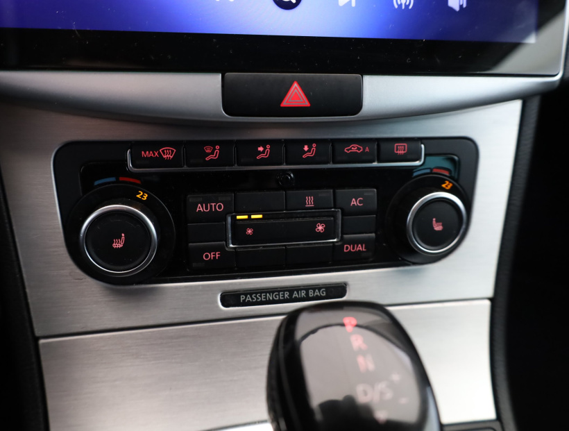 Volkswagen Passat CC, 2010