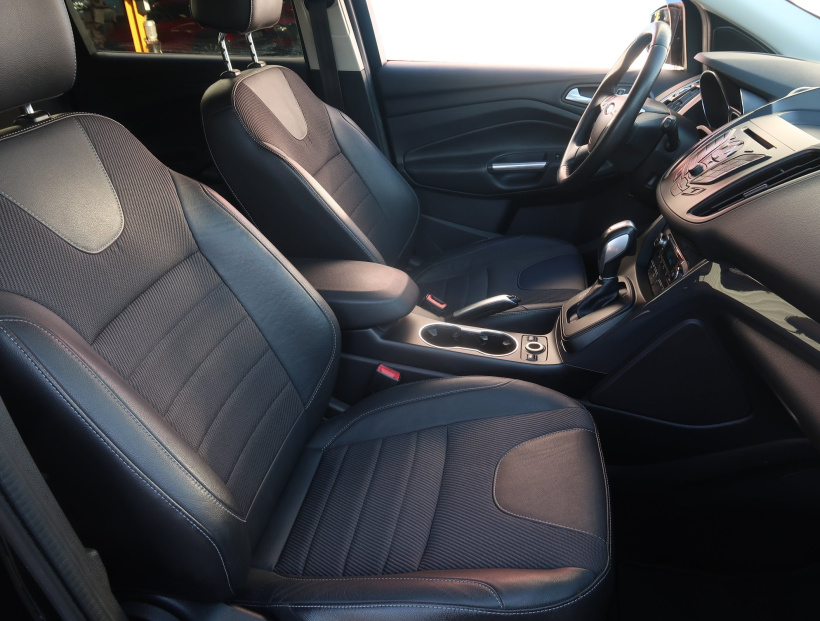 Ford Kuga, 2013
