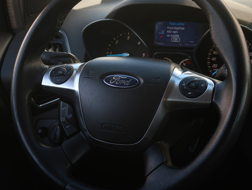 Ford Kuga, 2013