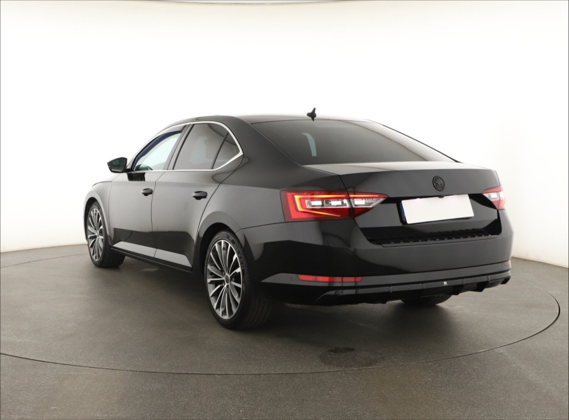 Škoda Superb, 2015