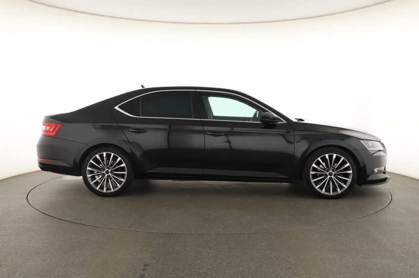 Škoda Superb, 2015