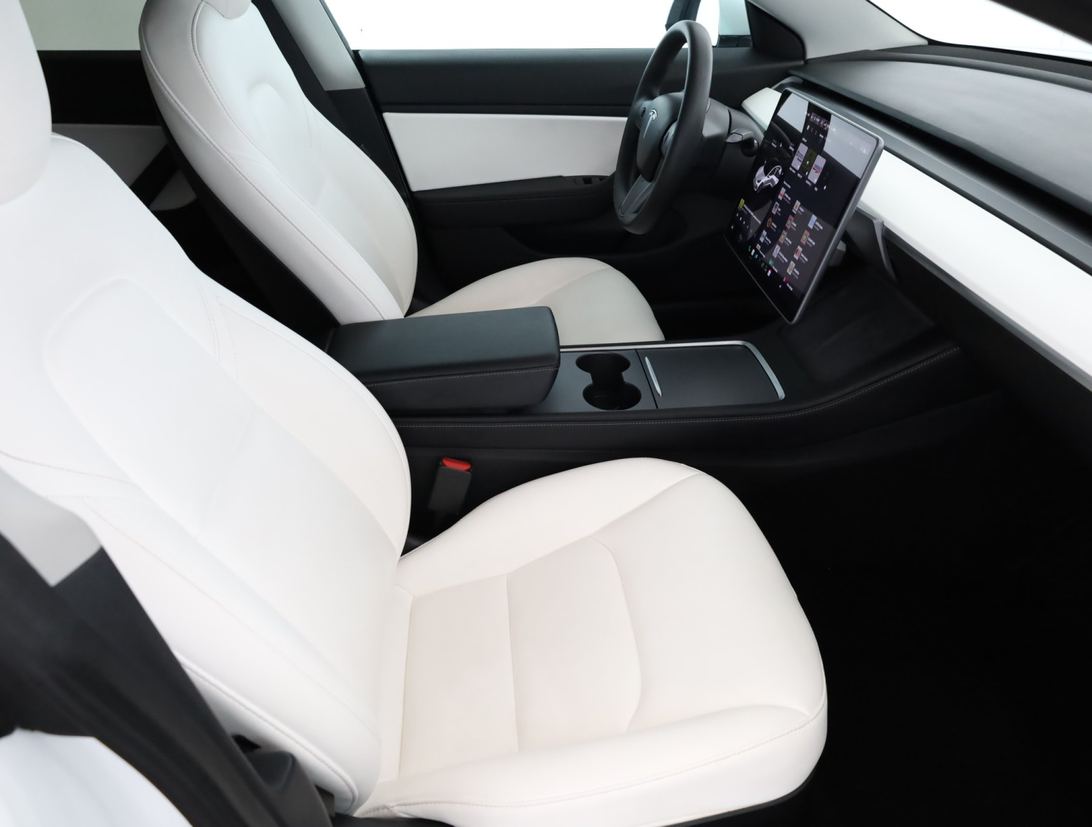 Tesla Model 3 Long Range AWD – fotografie 10