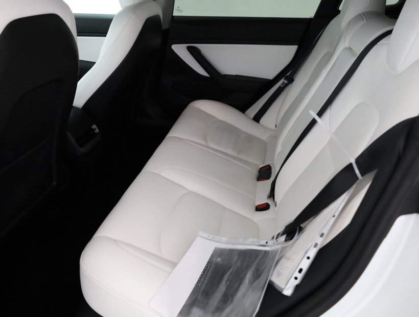 Tesla Model 3, 2021