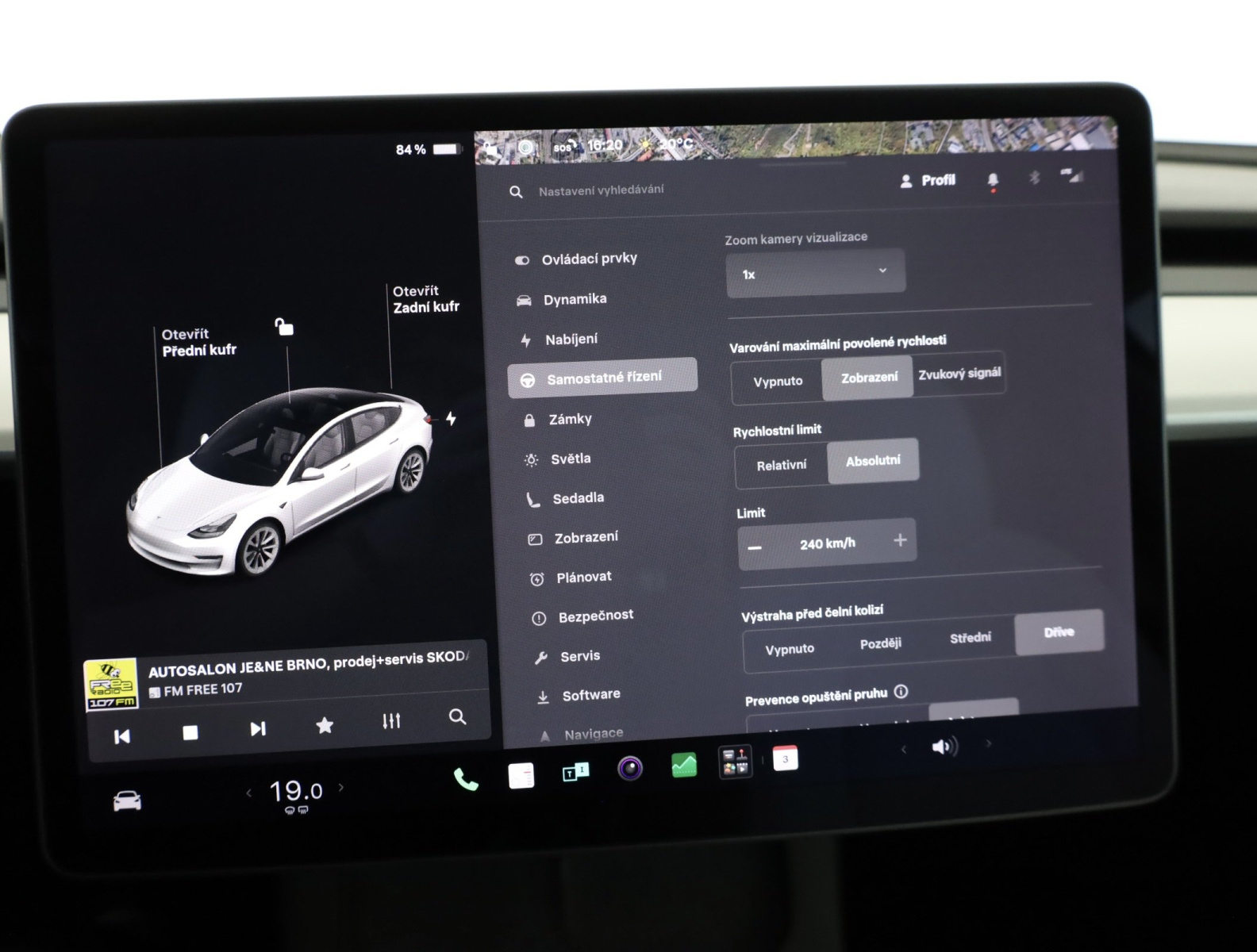 Tesla Model 3 Long Range AWD – fotografie 18