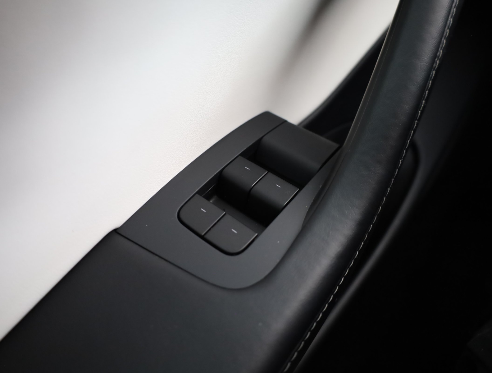 Tesla Model 3 Long Range AWD – fotografie 23