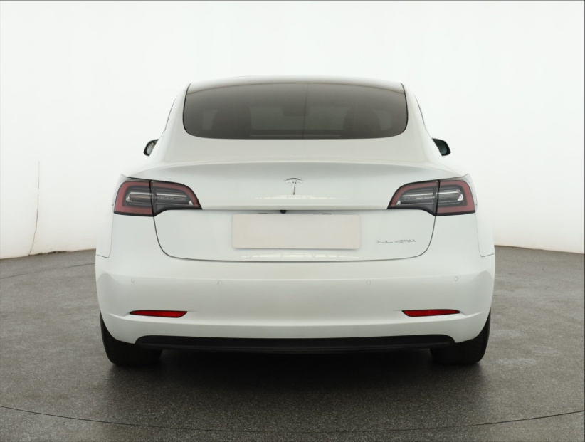 Tesla Model 3, 2021