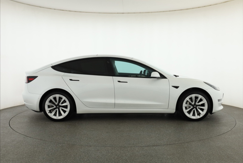Tesla Model 3, 2021