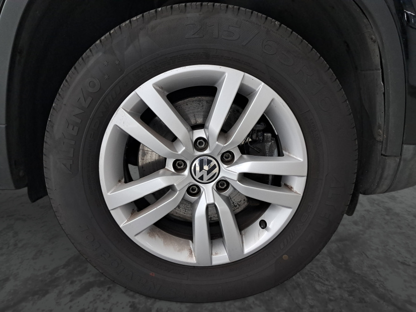 Volkswagen Tiguan, 2011