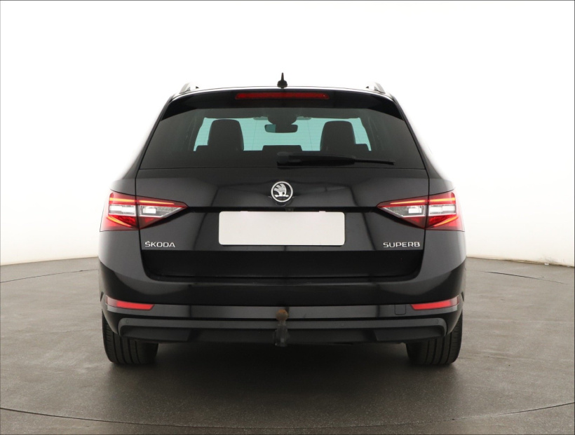 Škoda Superb, 2016