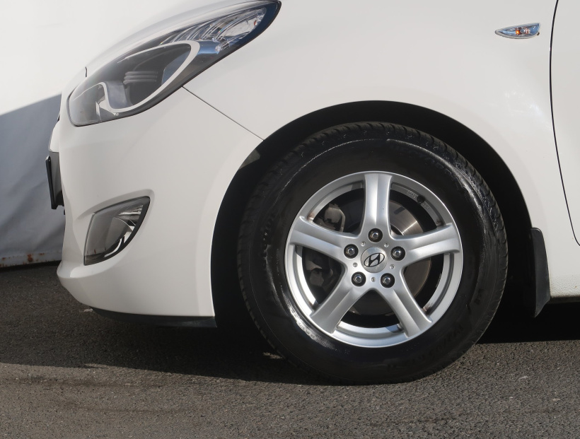 Hyundai ix20, 2012