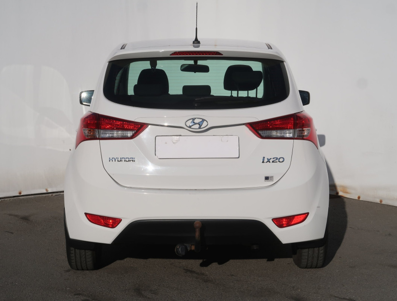Hyundai ix20, 2012