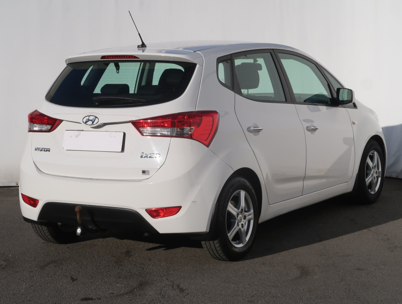 Hyundai ix20, 2012