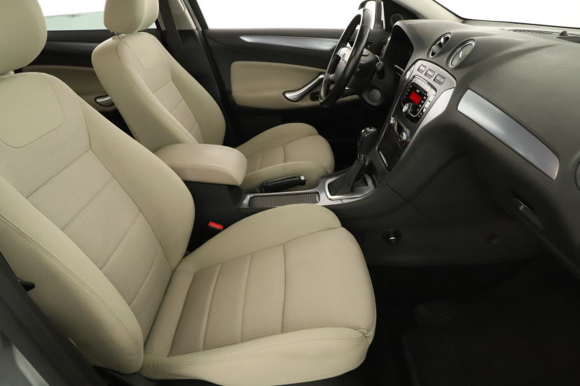 Ford Mondeo, 2012