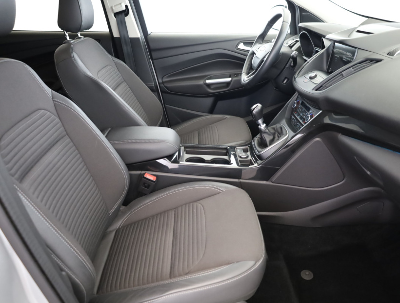 Ford Kuga, 2019