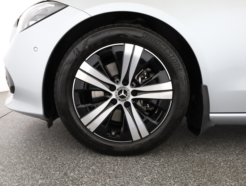 Mercedes-Benz C, 2022