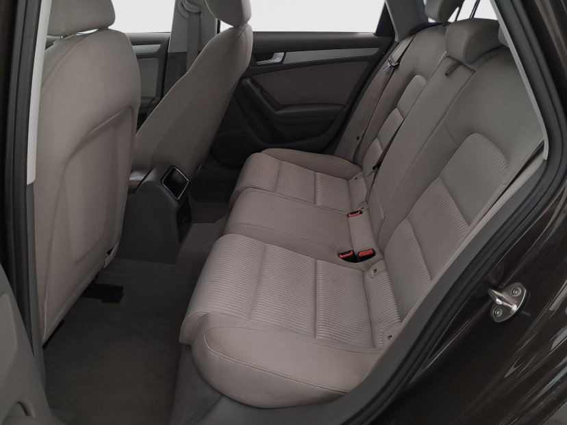 Audi A4, 2011