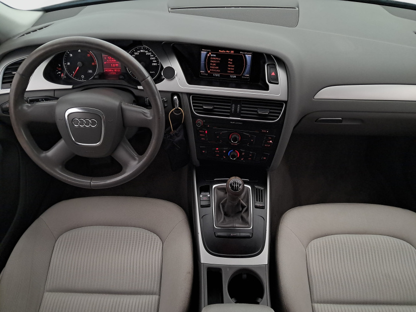 Audi A4, 2011