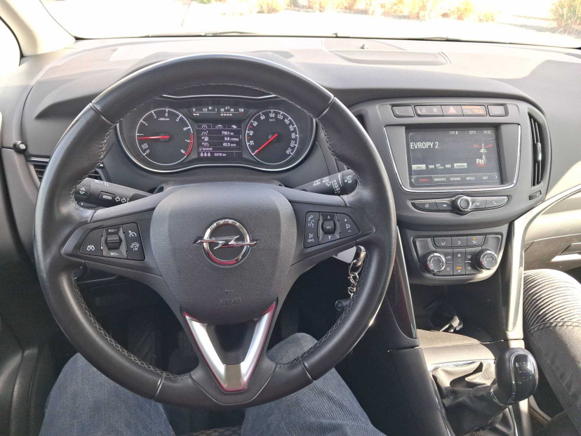 Opel Zafira, 2018