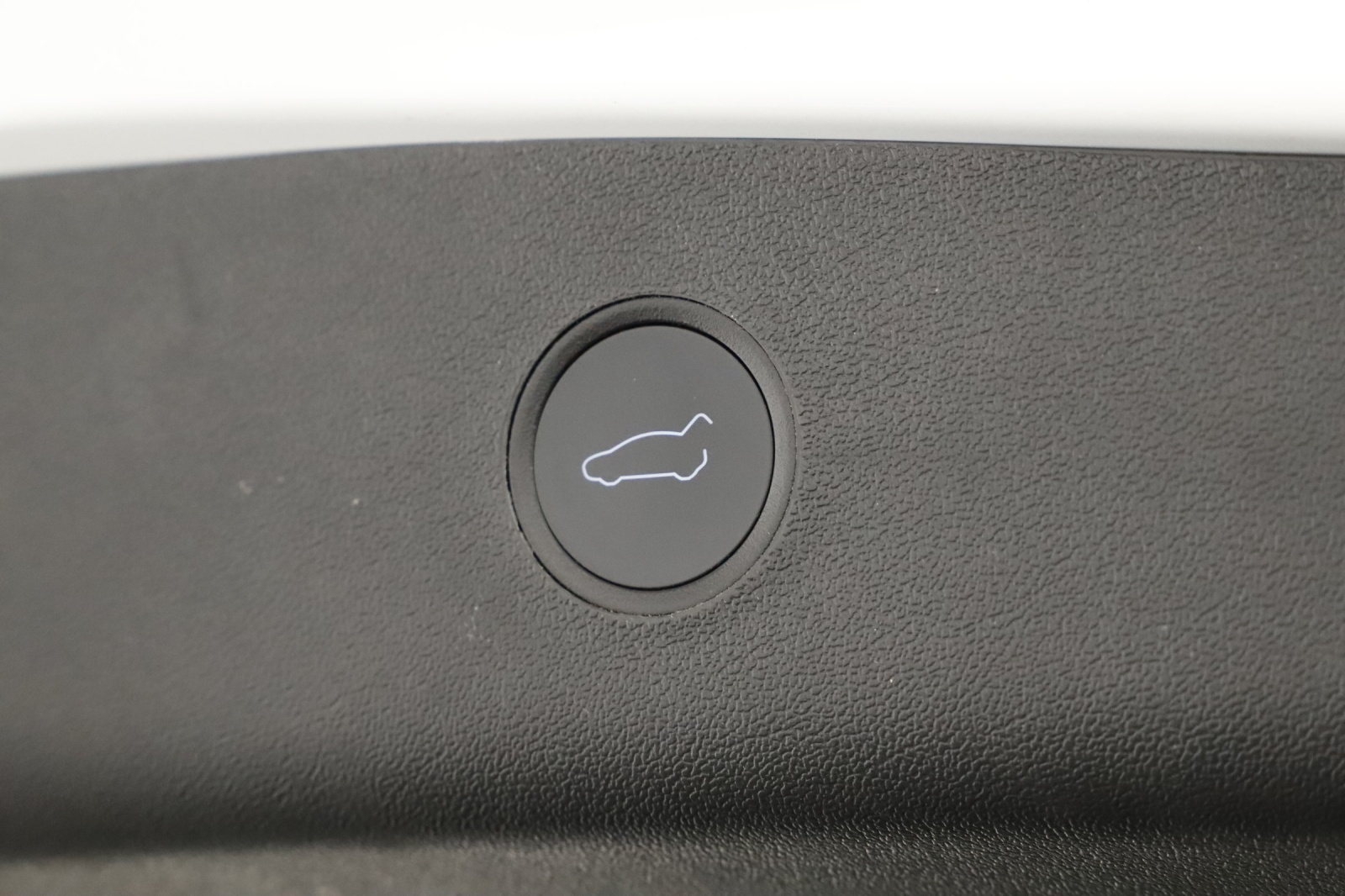 Tesla Model 3 Standard Range Plus – fotografie 18