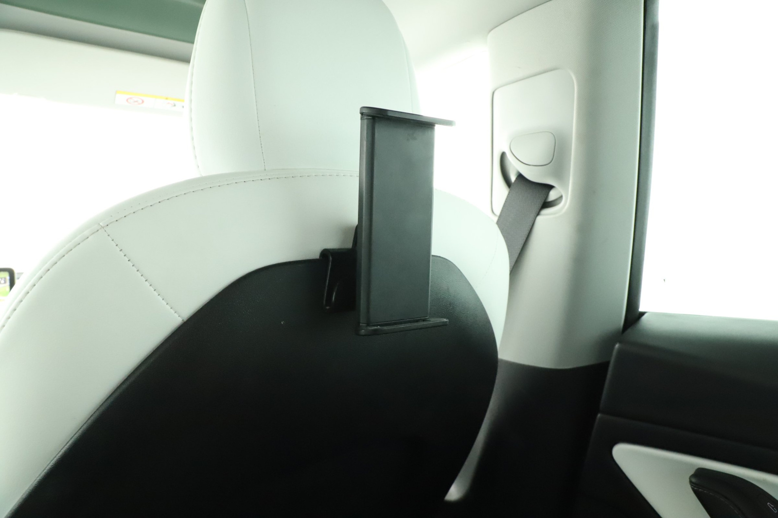 Tesla Model 3 Standard Range Plus – fotografie 19
