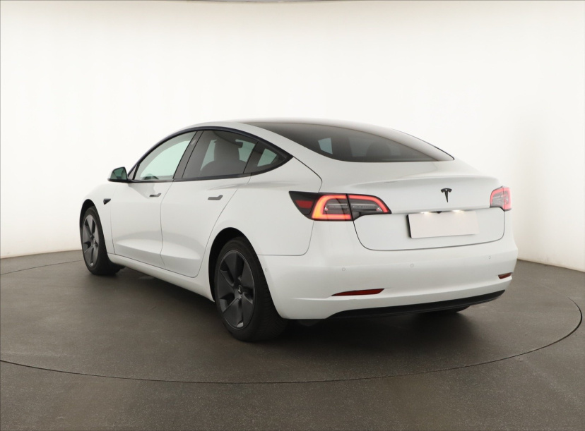 Tesla Model 3, 2021