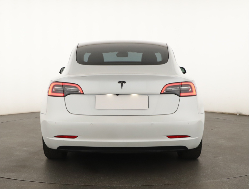 Tesla Model 3, 2021