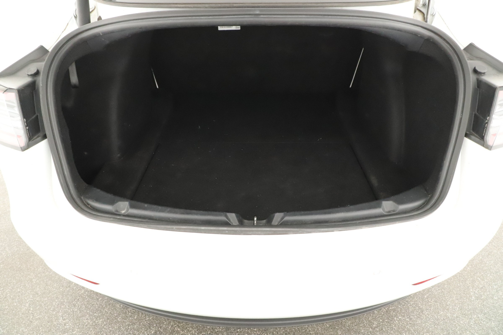 Tesla Model 3 Standard Range Plus – fotografie 25