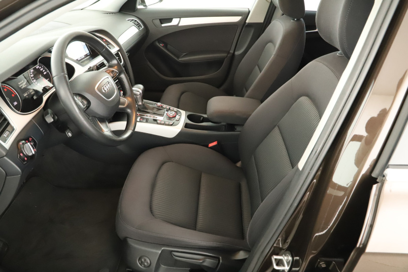 Audi A4, 2015