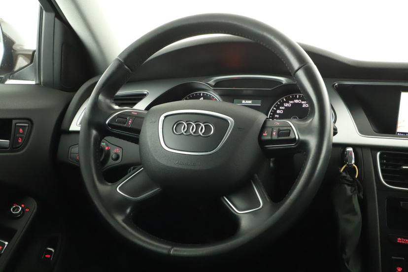 Audi A4, 2015