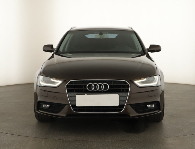 Audi A4, 2015