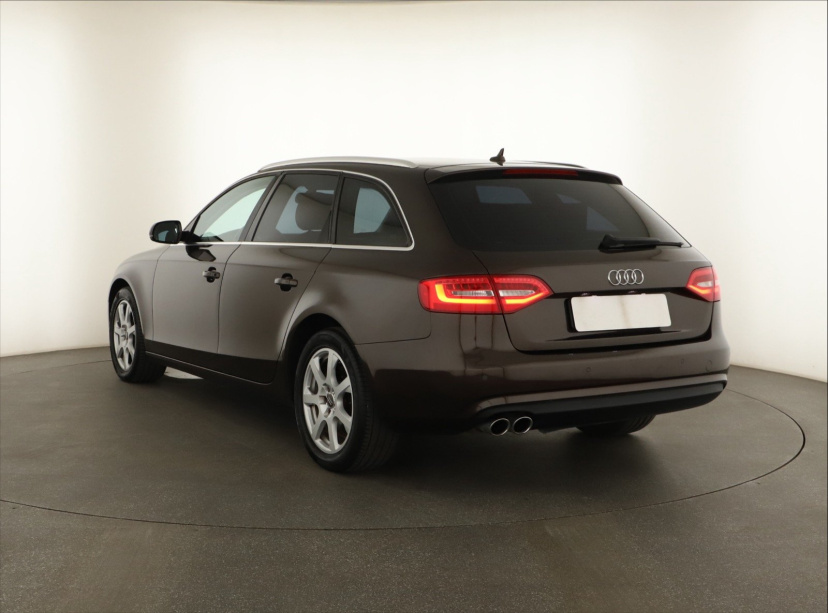 Audi A4, 2015