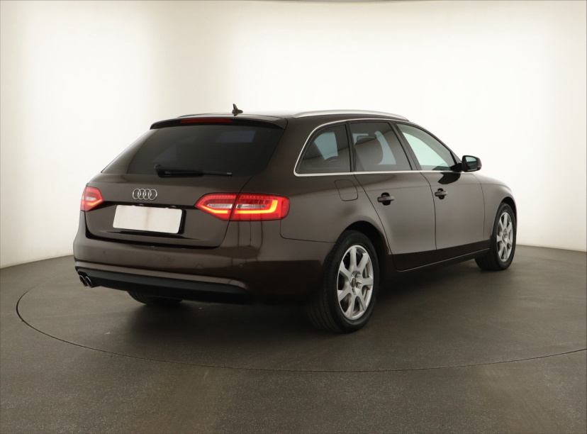 Audi A4, 2015