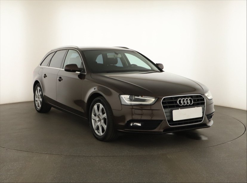 Audi A4, 2015