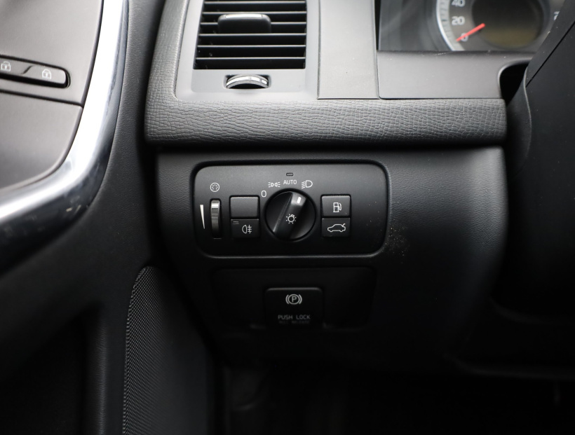 Volvo XC60, 2012