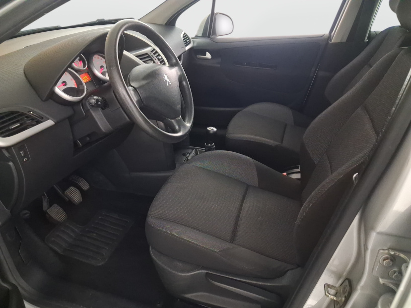 Peugeot 207, 2010