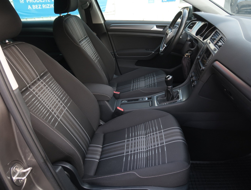 Volkswagen Golf, 2016